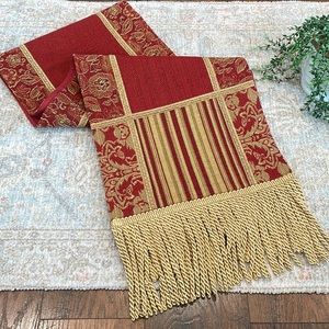 Chris Madden table runner